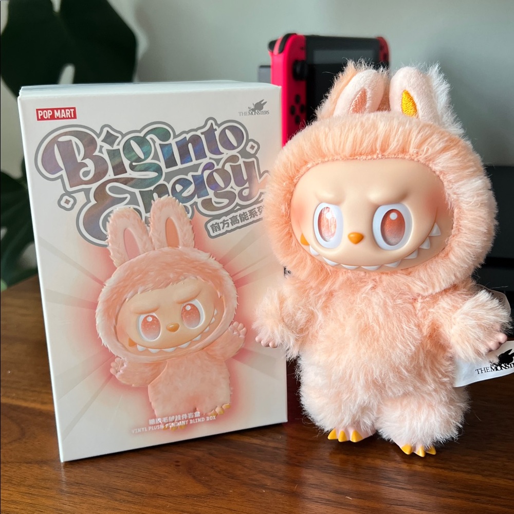 Pop Mart Labubu Happiness (Big Into Energy)
